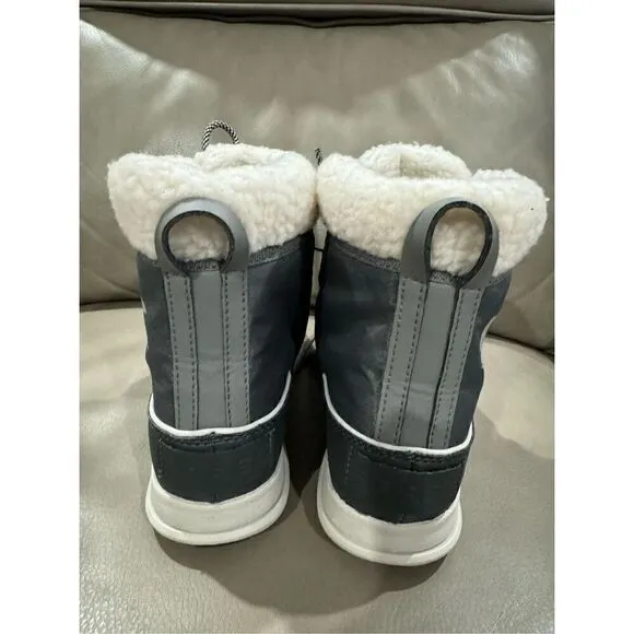 SOREL NWT Explorer Carnival with Faux Fur Collar