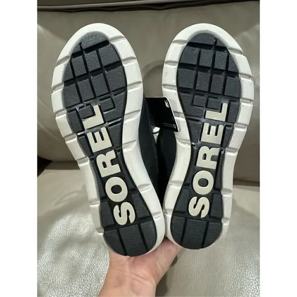 SOREL NWT Explorer Carnival with Faux Fur Collar