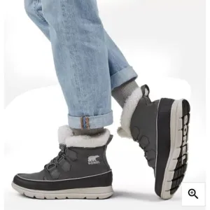 SOREL NWT Explorer Carnival with Faux Fur Collar