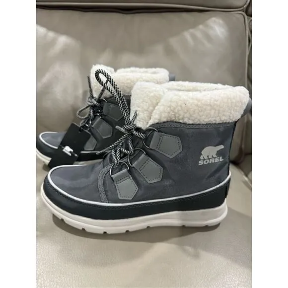 SOREL NWT Explorer Carnival with Faux Fur Collar