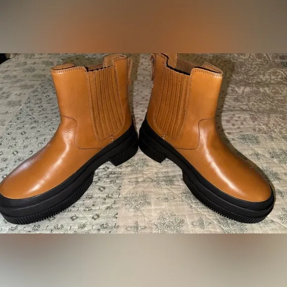 Sperry Women’s Size 8. Tan/lt. Brown Highland Chelsea Chunky Leather Boots NWOT