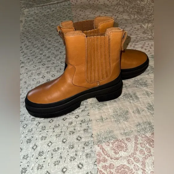 Sperry Women’s Size 8. Tan/lt. Brown Highland Chelsea Chunky Leather Boots NWOT