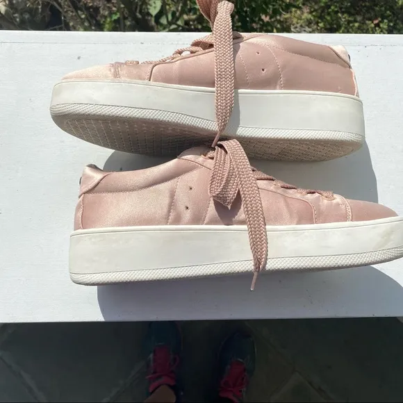 Steve Madden Bertie S Lace Up Shoe Women's Satin Low Top Shoes Sneakers
