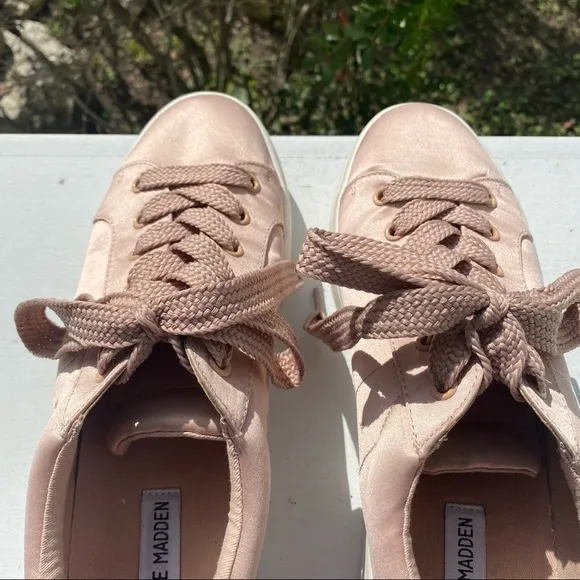Steve Madden Bertie S Lace Up Shoe Women's Satin Low Top Shoes Sneakers