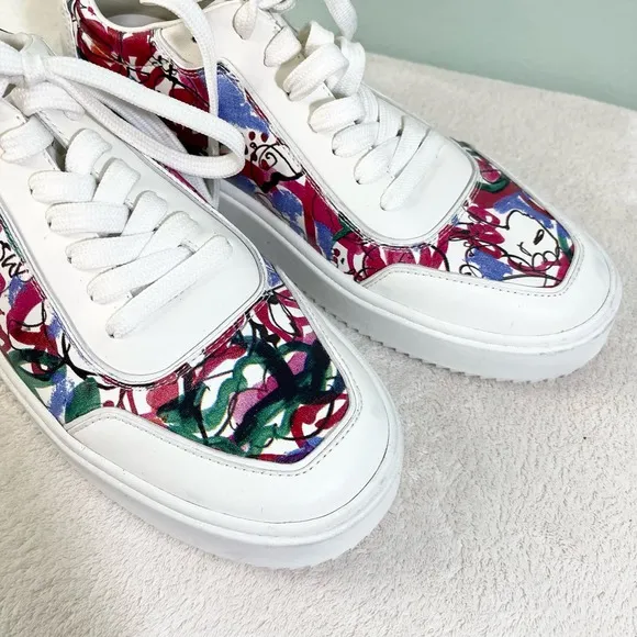 Stuart Weitzman Women's Graphic Lace-Up Low Top Sneaker Shoes White Size 8.5B
