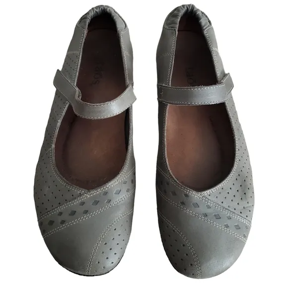 Taos Step It Up Mary Jane Shoes, Size 40