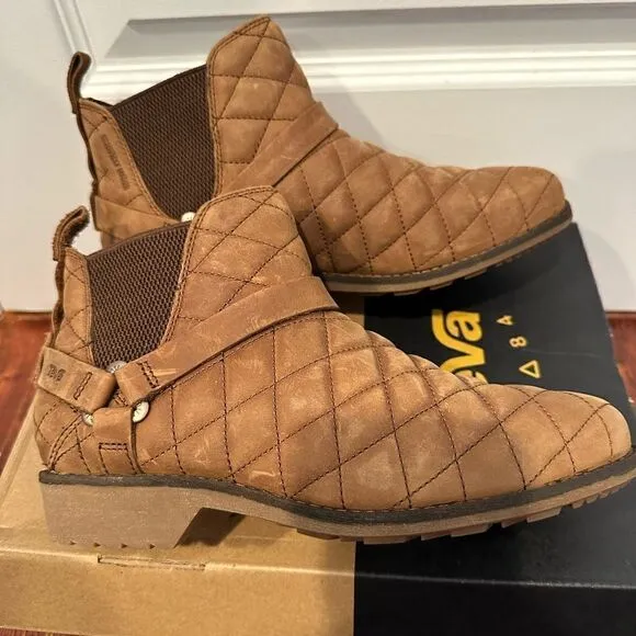 Teva  Chelsea waterproof lightweight leather pull-on boot size 6 and 6,5 new