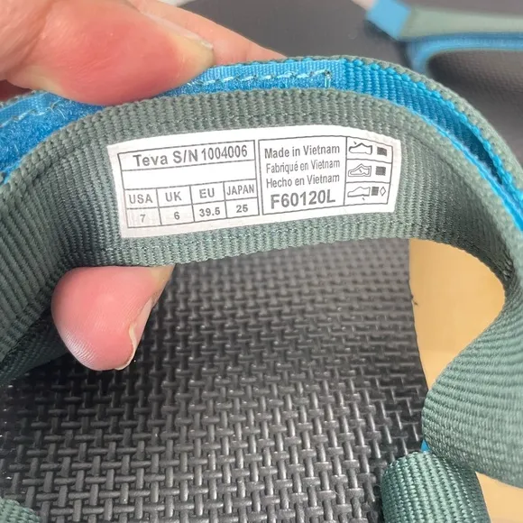 Teva men’s Original Universal Sandal 12 Shock Green‎ size 7