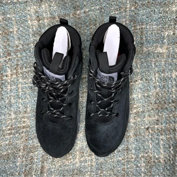 The North Face Youth Back-To-Berkeley Waterproof Hiker in TNF Black/Griffin Grey
