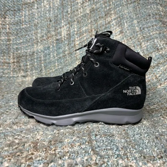 The North Face Youth Back-To-Berkeley Waterproof Hiker in TNF Black/Griffin Grey