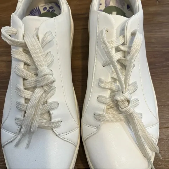 Thousand Fell Womens Sneakers Shoes Low Top White Leather Lace Up Size 8.5