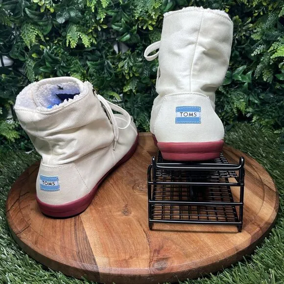 TOMS High Top Shoes Men 12 Ivory Lace up Fold Over Lightweight Sherpa Lined 2110