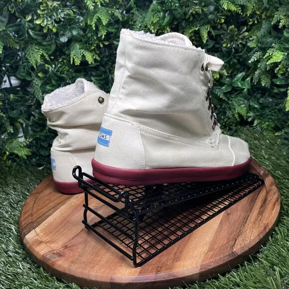TOMS High Top Shoes Men 12 Ivory Lace up Fold Over Lightweight Sherpa Lined 2110
