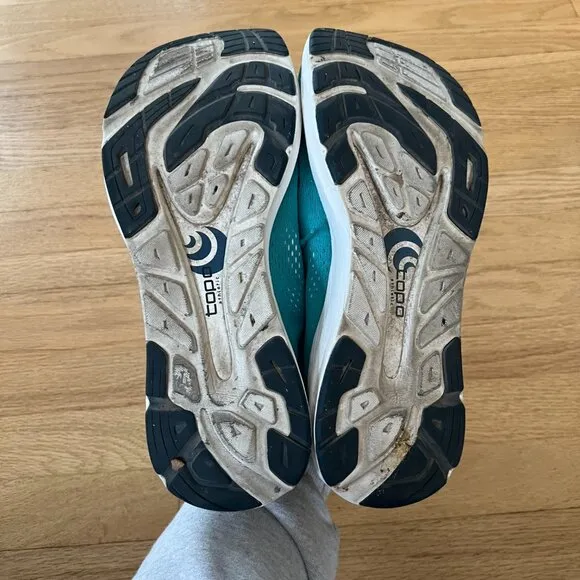 Topo Athletic Men's Cyclone Running Shoes Cyan/Red Men's Size 10