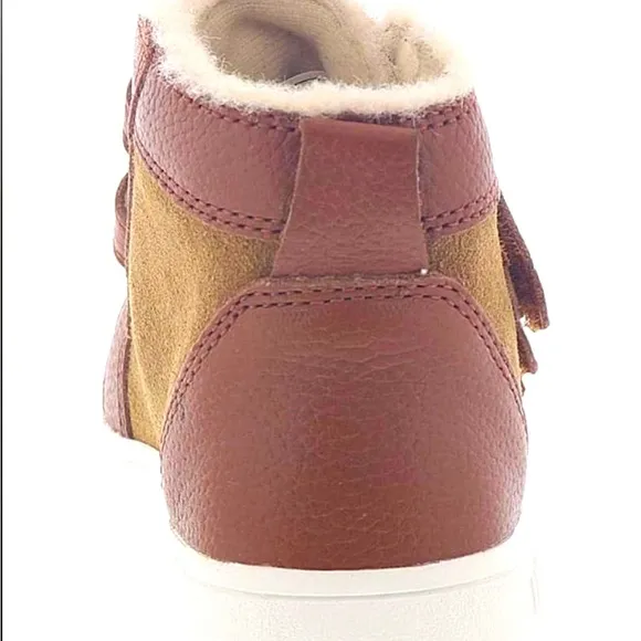 UGG Kids Leather suede caramel brown high top sneakers strap closure sz 11(boys)