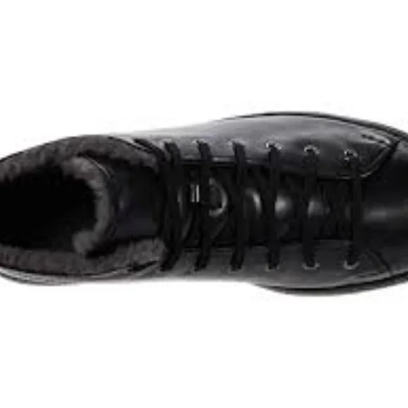 UGG Pismo black leather sneaker. Size: 9, 10