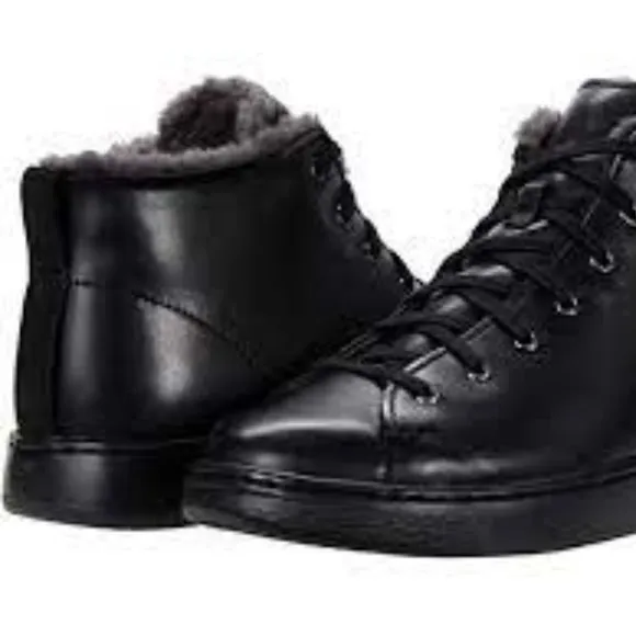 UGG Pismo black leather sneaker. Size: 9, 10