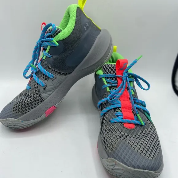 Under Armour Gray and Green Athletic Shoes with Mid-Top Support