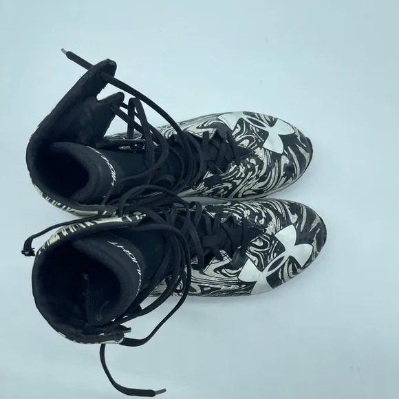 Under Armour Highlight Football Cleats Molded Black White Swirl Mens Size 8