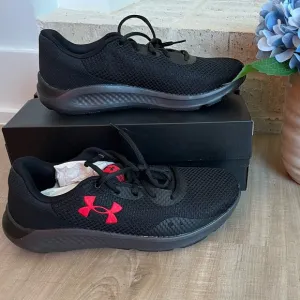 Under Armour | men’s charged pursuit 3 running shoes, wide 9.5 (4E)