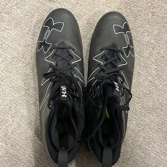Under Armour Nitro Mens Black Low Football Cleats Shoes size 13 worn once!