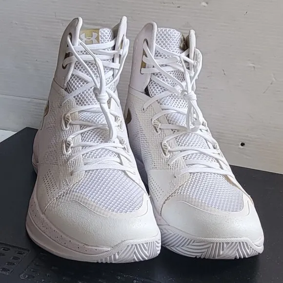 Under Armour UA Highlight Ace 2.0 White Gold 1290505-100 Volleyball Shoe sz 11.5