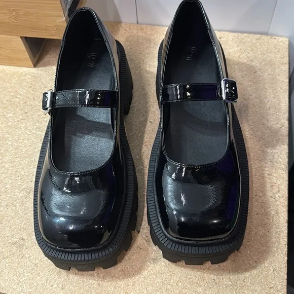 Urban Outfitters Clarita Mary Jane Shoes (TS8)
