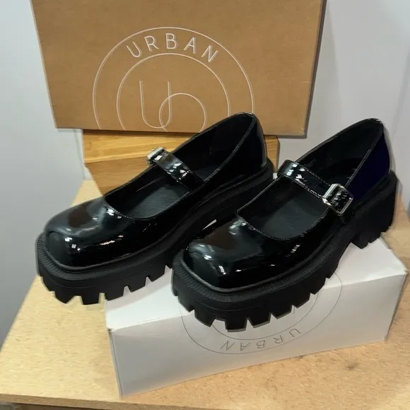 Urban Outfitters Clarita Mary Jane Shoes (TS8)