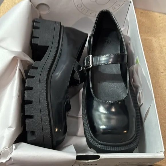 Urban Outfitters Clarita Mary Jane Shoes (TS8)