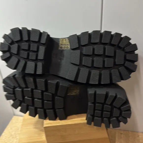 Urban Outfitters Clarita Mary Jane Shoes (TS8)