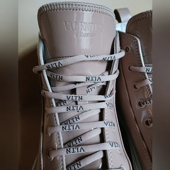 Valentino Garavani GIGGIES VLTN  High-Top Sneakers size 38,US Size 8