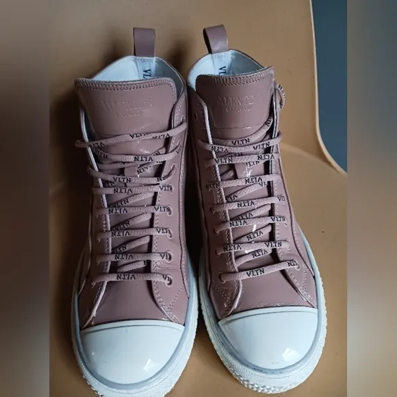 Valentino Garavani GIGGIES VLTN  High-Top Sneakers size 38,US Size 8