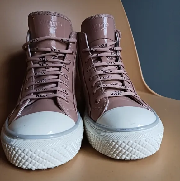 Valentino Garavani GIGGIES VLTN  High-Top Sneakers size 38,US Size 8
