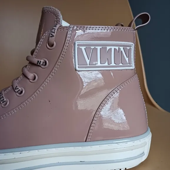 Valentino Garavani GIGGIES VLTN  High-Top Sneakers size 38,US Size 8