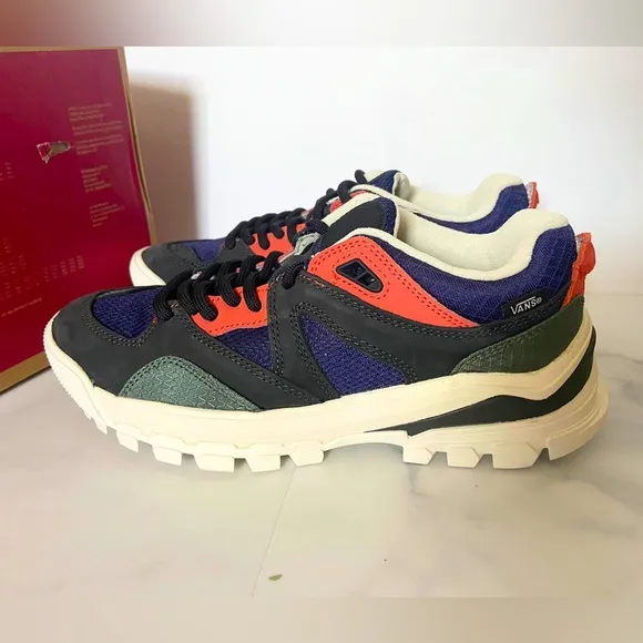 VANS Amzn Trailhead Hiking Suede Mesh Sneakers Low Women  VN0A7TO2DTQ