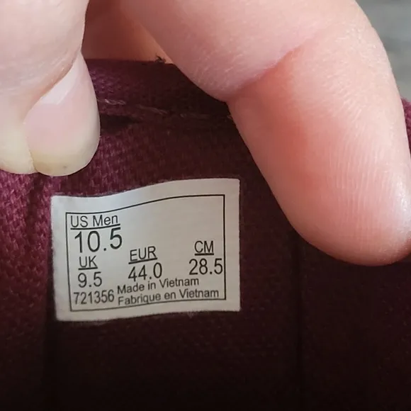 Vans  Authentic Classic Red Maroon Burgundy Low Top Casual Shoes