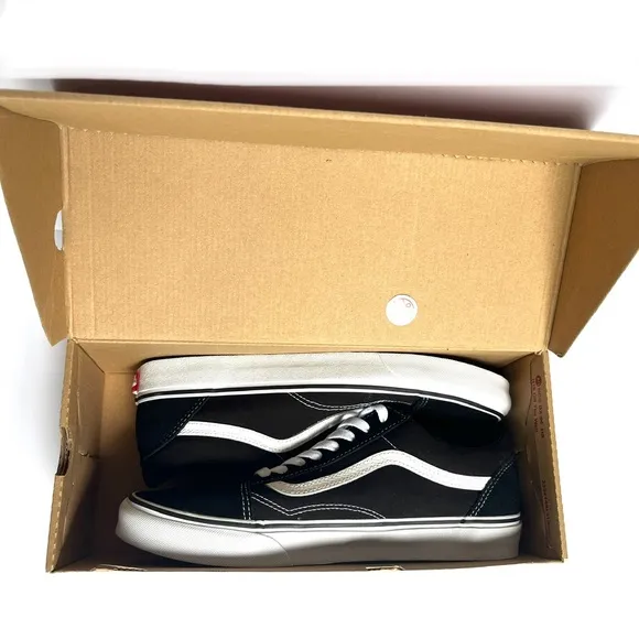 Vans | Classic Old Skool | Black/White |  Tennis Shoes