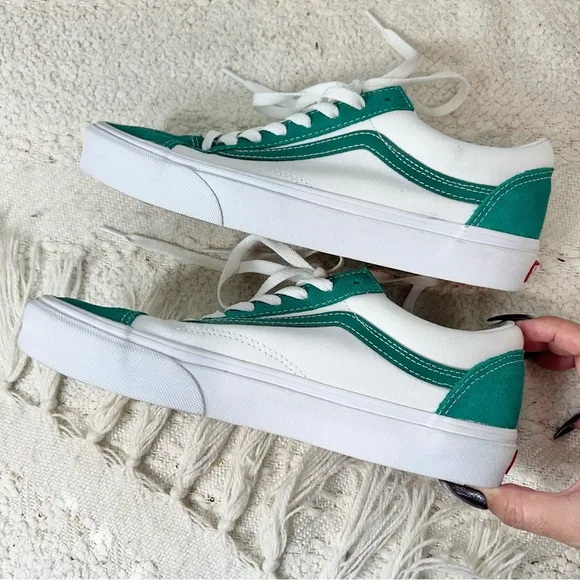 Vans Classic Sport Sneakers White/Green Suede Low Top Casual Shoes 10 Women’s