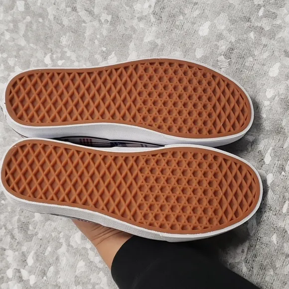 Vans era plaid white, red blue NIB