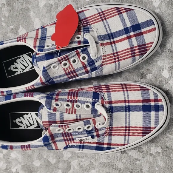 Vans era plaid white, red blue NIB