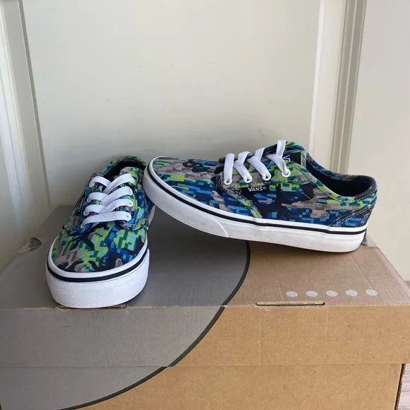 Vans Lo White/Multicolor Kids Sneakers Shoes- SZ 1 Y