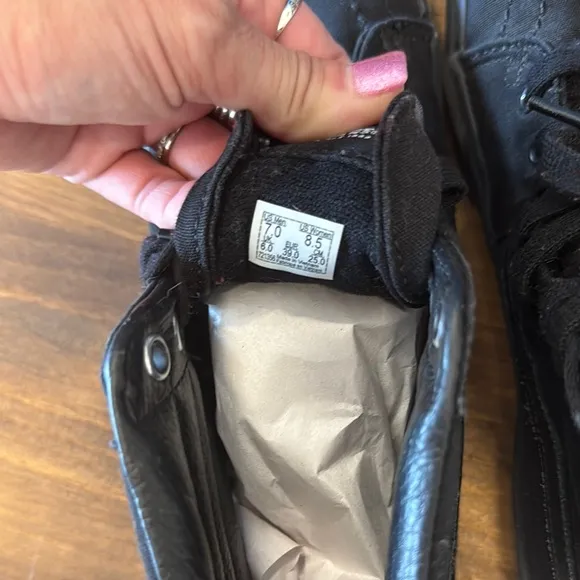 Vans Men's Black High-Top Sneakers size 7 GREAT CONDITION MUST SEE!
