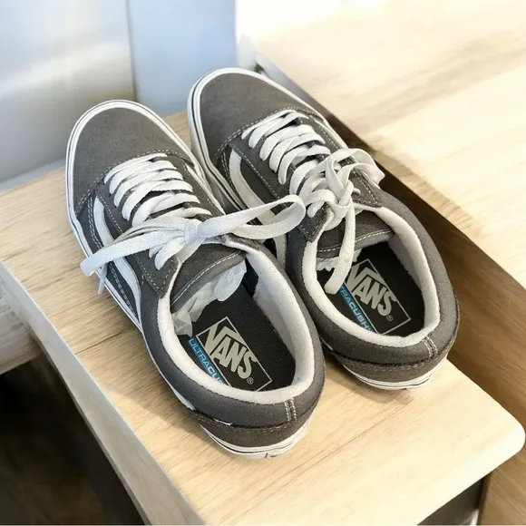 Vans Old School Grey Skater Sneakers Size 8 1/2 Woman/ 7 Men GUC