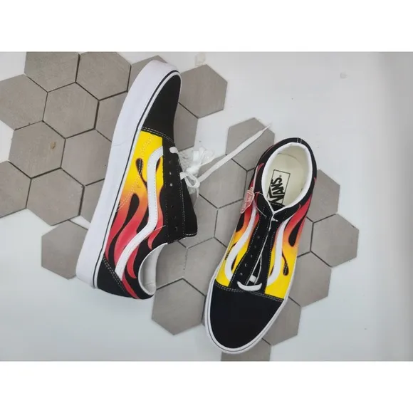 VANS Old Skool Flame Sneakers Low Top Suede Canvas Men's Size 11.5 VN0A38G1PHN