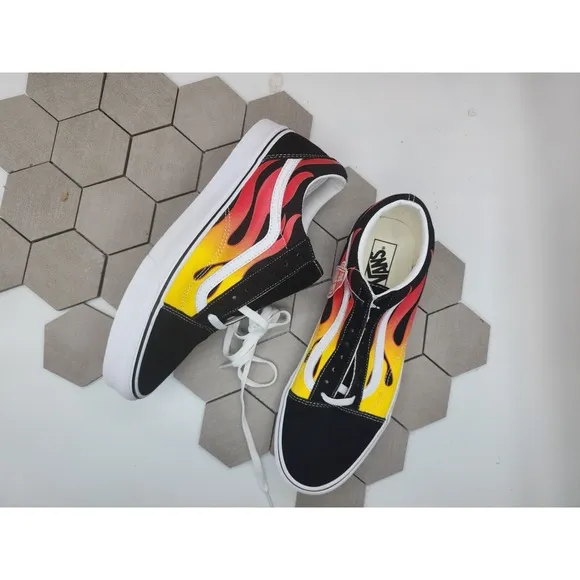 VANS Old Skool Flame Sneakers Low Top Suede Canvas Men's Size 11.5 VN0A38G1PHN