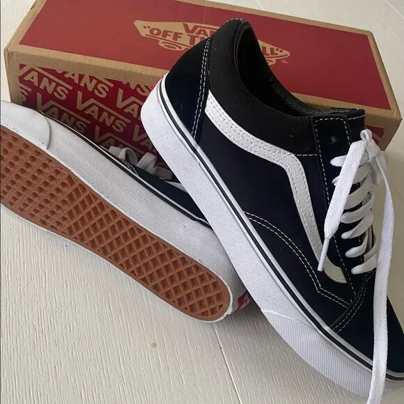 Vans Old Skool Shoes blk/white Mens Size 10 nwt in box