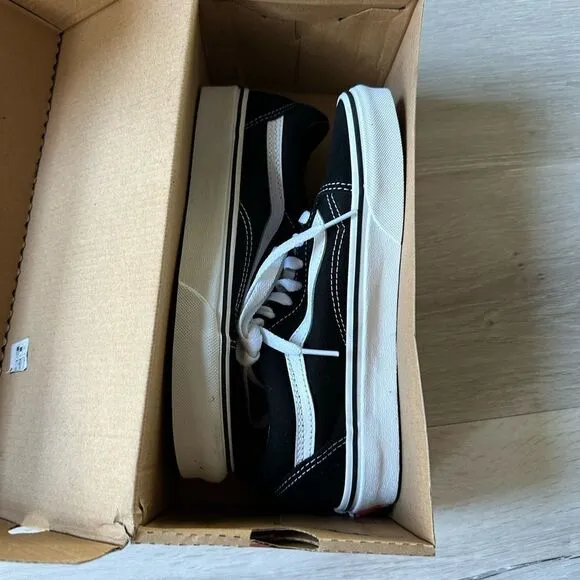 Vans Old Skool Shoes blk/white Mens Size 10 nwt in box