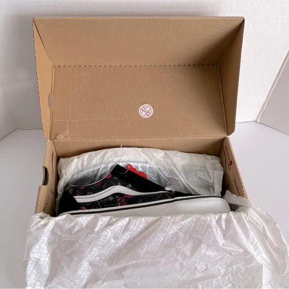 Vans - Unisex, Pressed Floral Old Skool Shoes. Size: M: 4.5, W: 6.0. NIB. (1798)