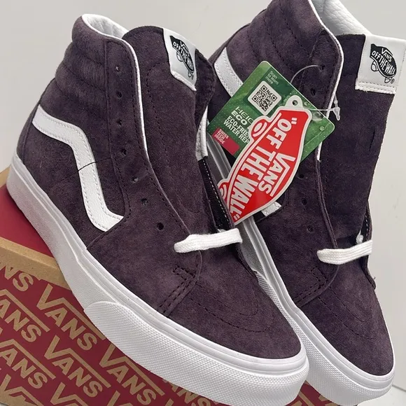 Vans WMNS High-Top Sneakers - Purple and White Sk8-HiPig Suede Wine Tasting
