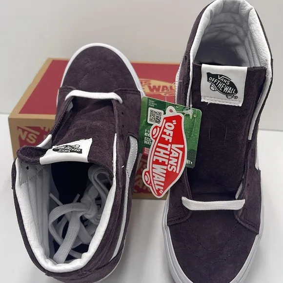 Vans WMNS High-Top Sneakers - Purple and White Sk8-HiPig Suede Wine Tasting